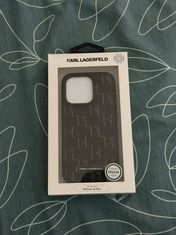 Karl lagerfeld iphone 16 pro