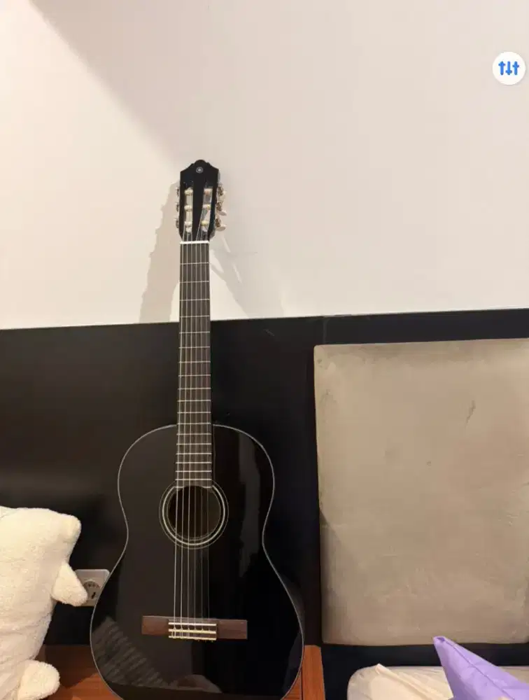 Yamaha C40 black masih mulus banget jarang dipakai