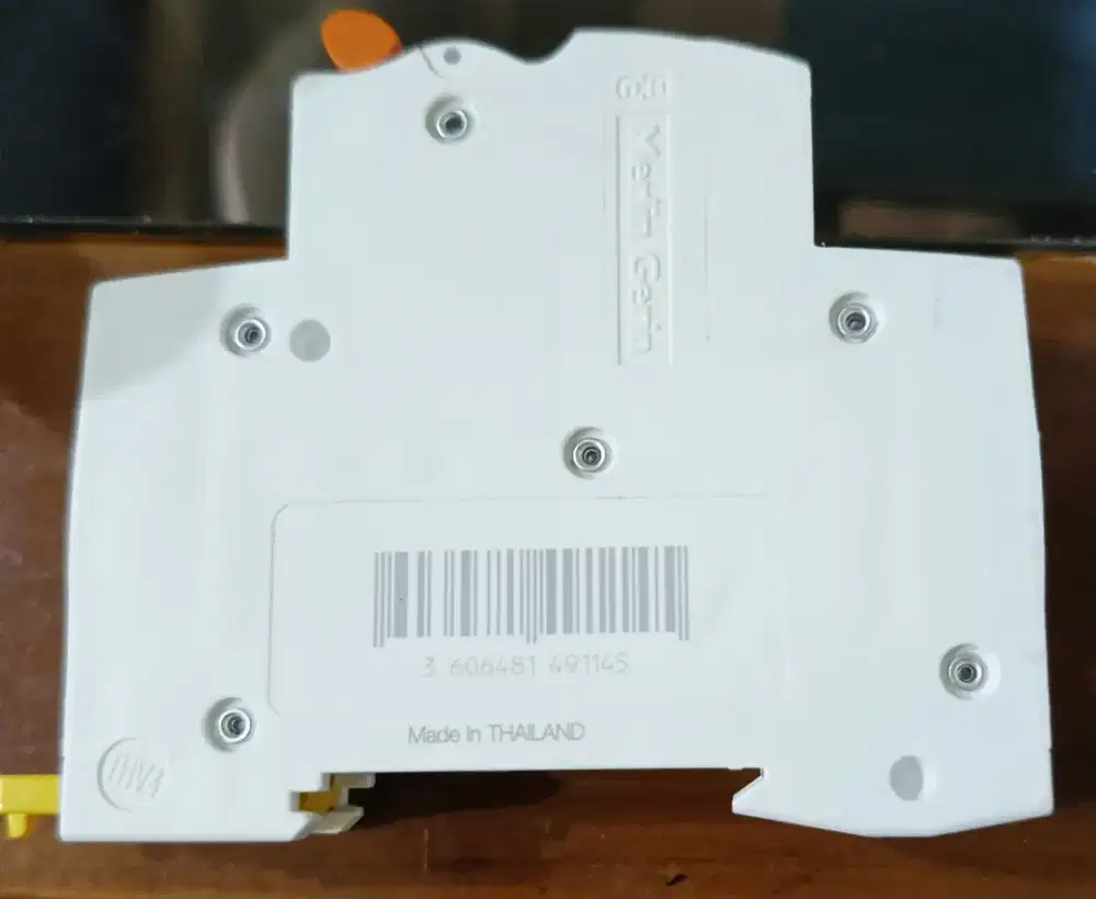 Dijual MCB 6A. Edisi salah beli. Harusnya 10 A