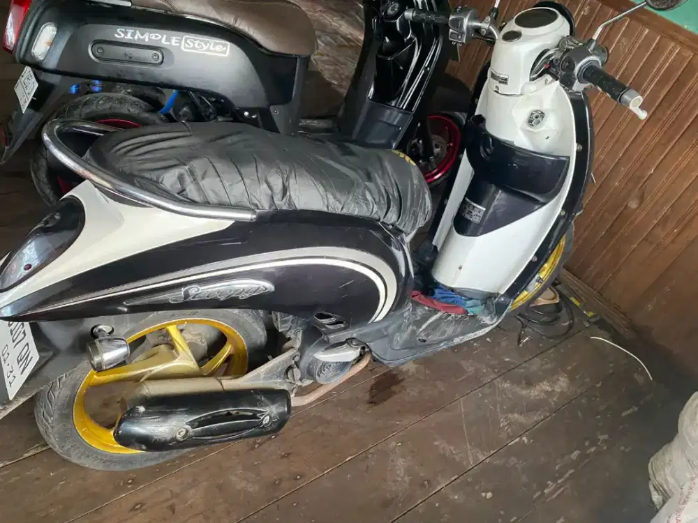 Honda scoopy 2011