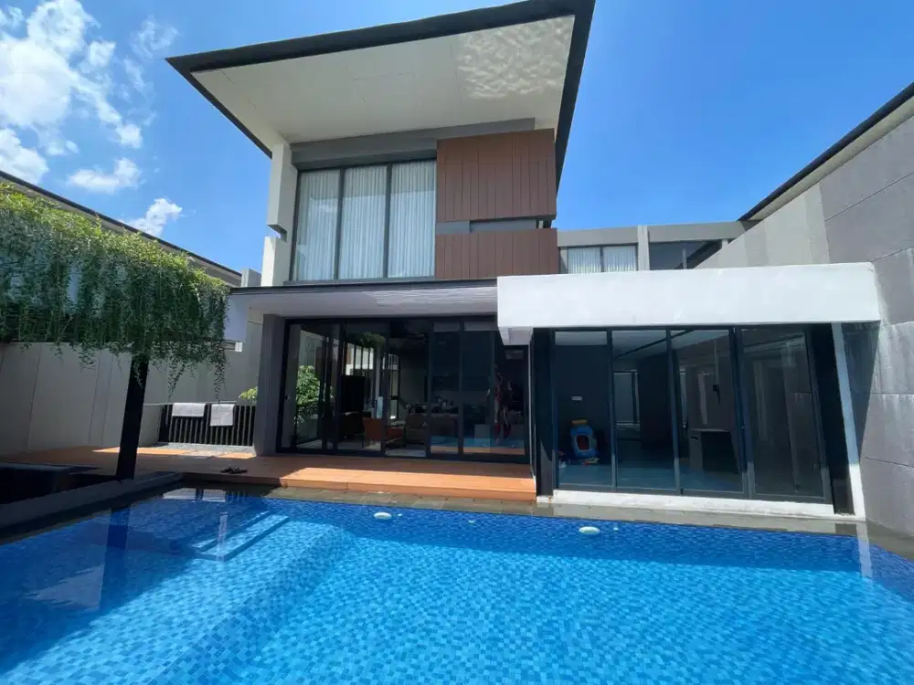 DIJUAL RUMAH MEWAH  SIAP HUNI TINGGAL BAWA KOPER, NAVAPARK CLUSTER LYNDON BSD CITY