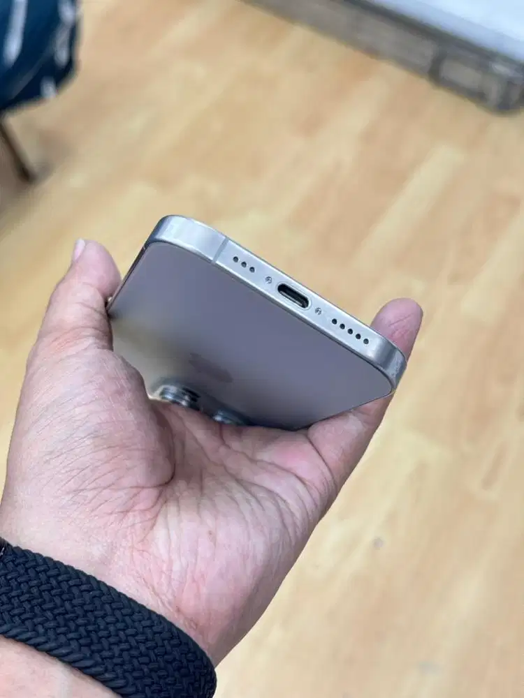 Iphone 16 pro 128Gb natural iBox bh 91% garansi april mulus no minus