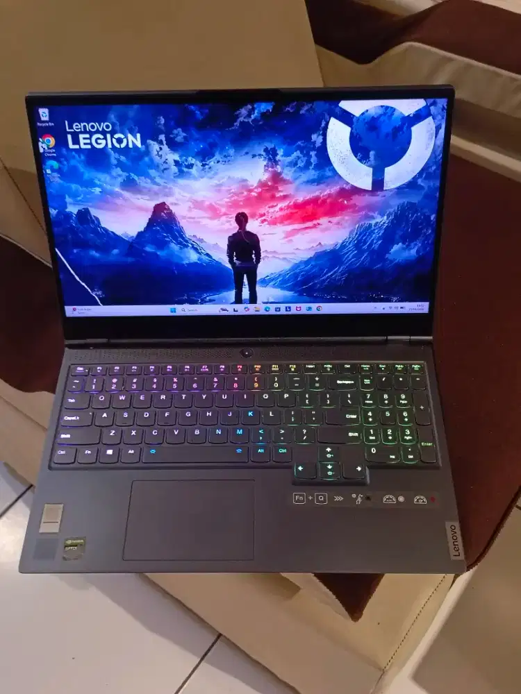 Legion 7 15IMHg05 RTX 2060 i7-10875H Ram 16GB Ssd 1TB