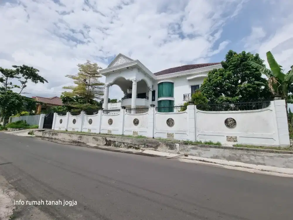 Rumah mewah wirosaban kodya dgn kolam renang