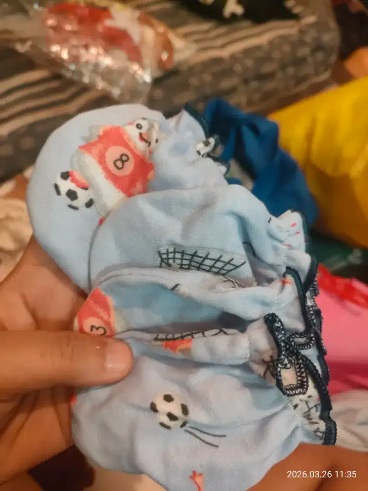 Sarung tangan dan sarung kaki