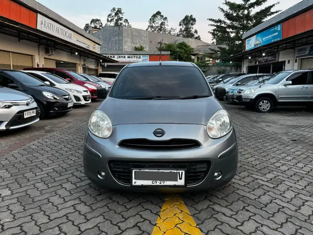 DP 5JT NISSAN MARCH 2012 AT STEEL GREY TERMURAH !!