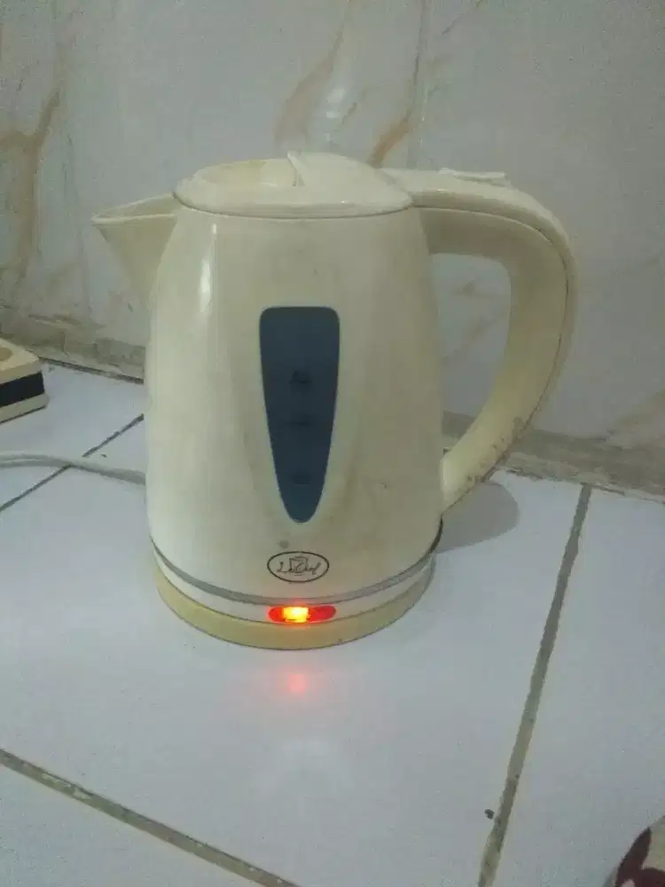 Termos / Kettle masak air listrik Le chef