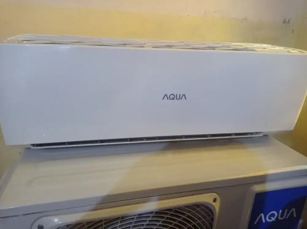Jual AC Aqua 1/2PK