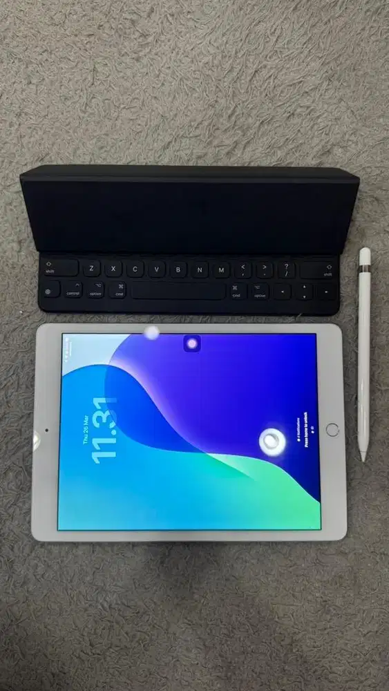Ipad 8 Full Set (Apple Keyboard & Apple Pen)