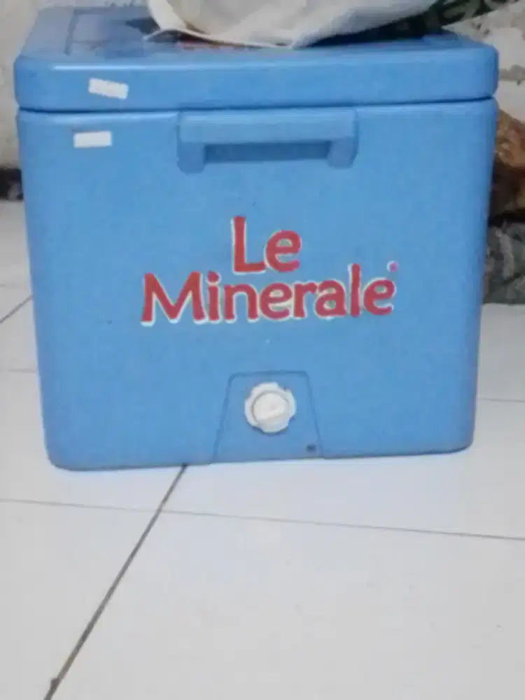 Cooler box besar