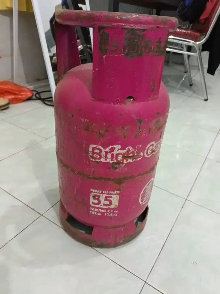 Tabung gas LPG pink murah dijual karena ga dipakai