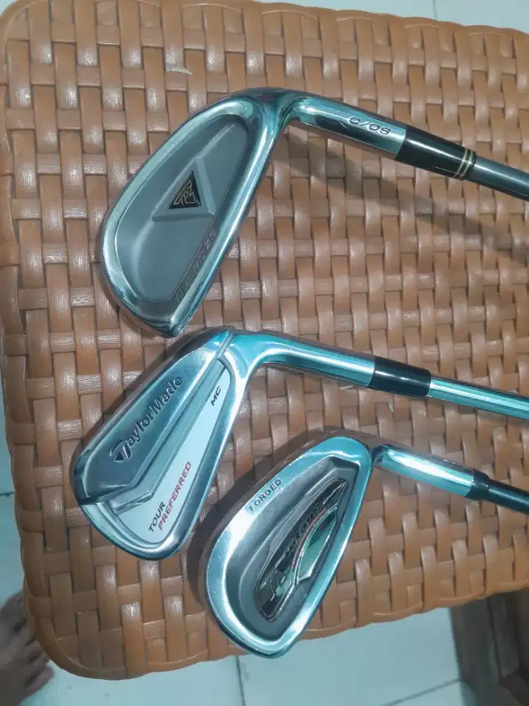 Jual stik golf ada 3biji mulusss lokasi pasarminggu jaksel