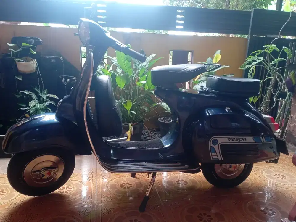 Vespa Super 1974 Awal, stang buled original bawaannya, Pajak Isi