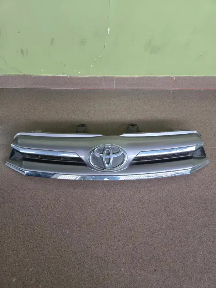 Grill tengah OEM Innvova Reborn 2019