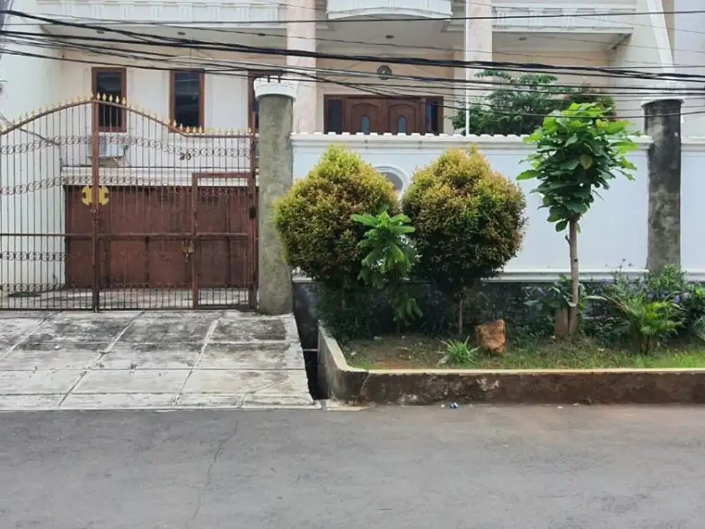 Rumah Tinggal 3 Lantai Area Pluit Penjaringan Dekat Mall Pluit Village, Sekolah