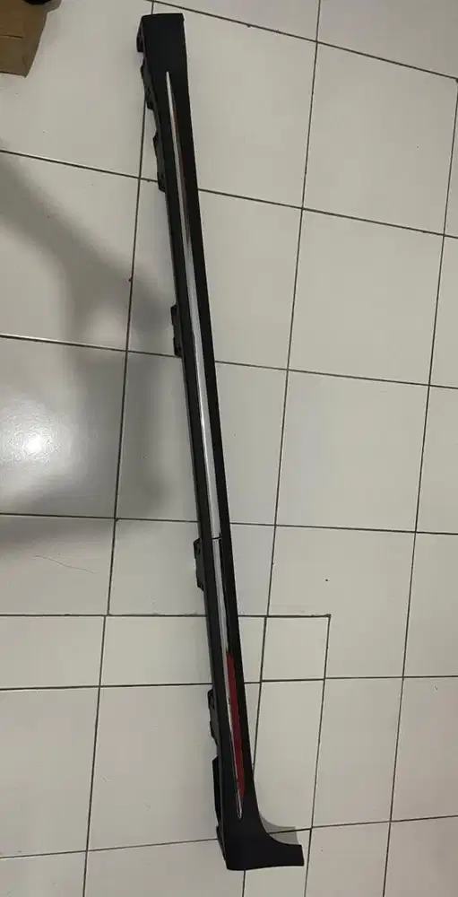 Bodykit sideskirt kiri innova reborn venturer