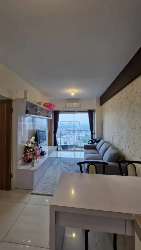 DiSewakan Unit 2BR Furnish Mewah Apartemen Puncak Bukit Golf Surabaya