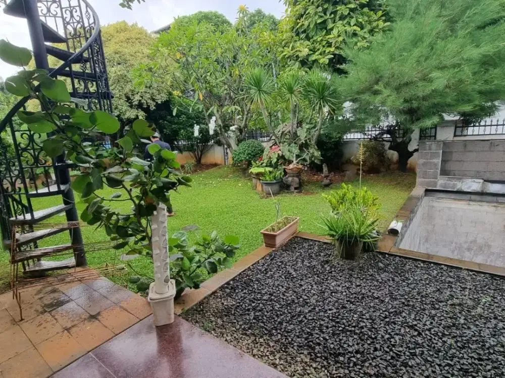 Rumah Hitung Tanah Lokasi Elit di Taman Permata Buana Jakarta Barat