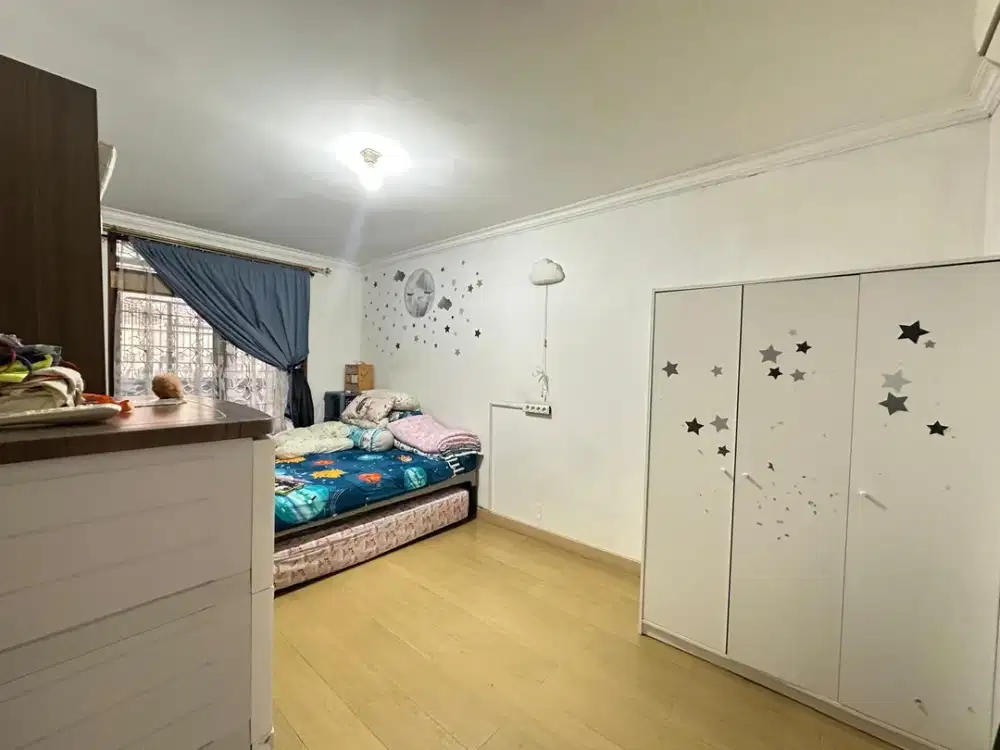 Dijual Rumah Luas 1 Lantai di Taman Holis Indah 1