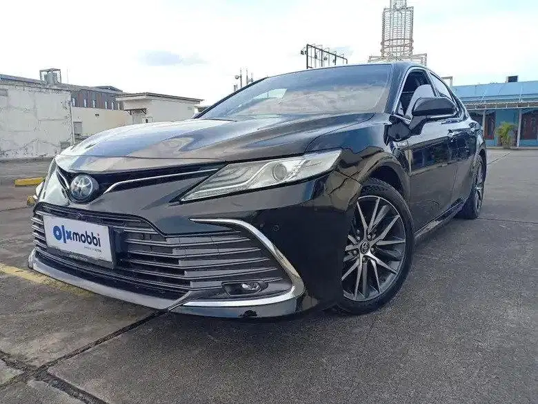 DP RENDAH - Toyota Camry 2.5 Hybrid-AT 2022