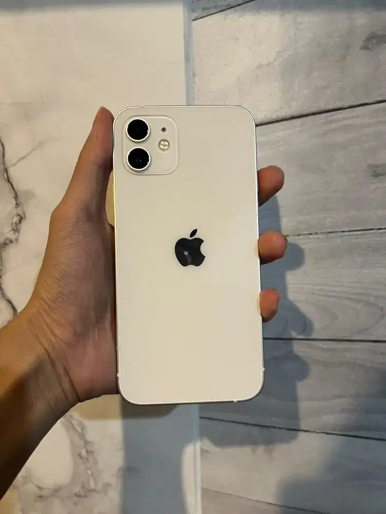 iPhone 12 64GB White Mulus Terawat Siap Pakai Harga Nego Tipis