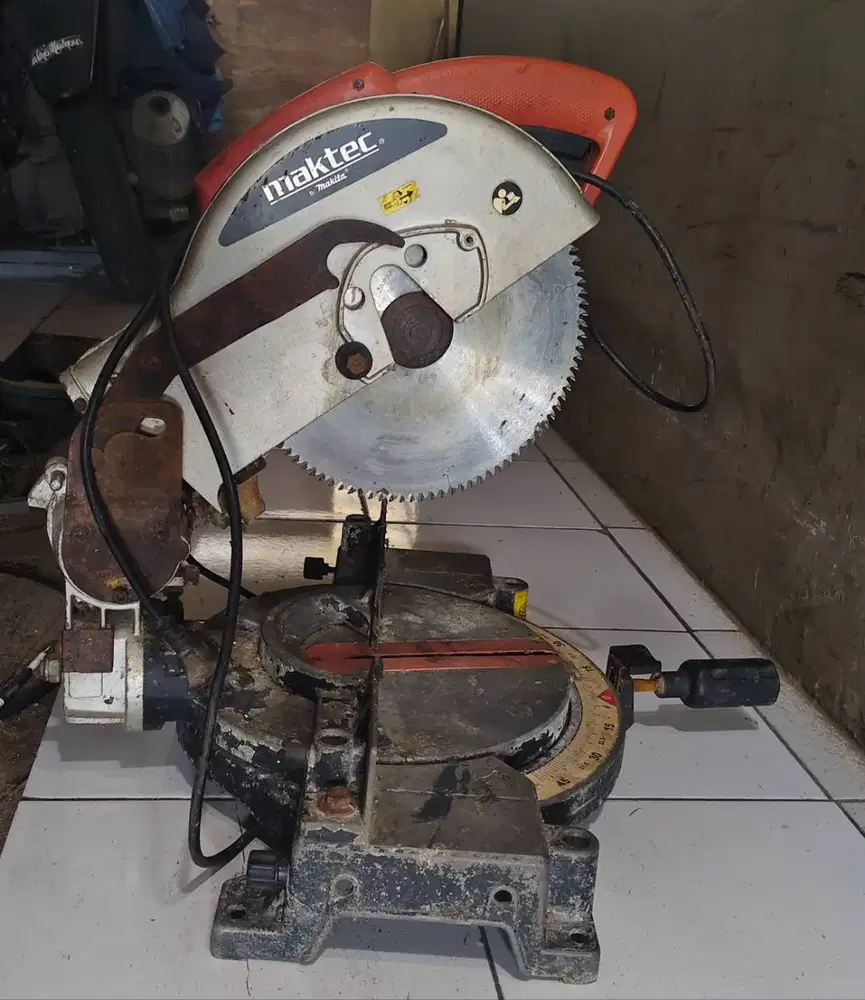 Mesin potong Maktic MT230
