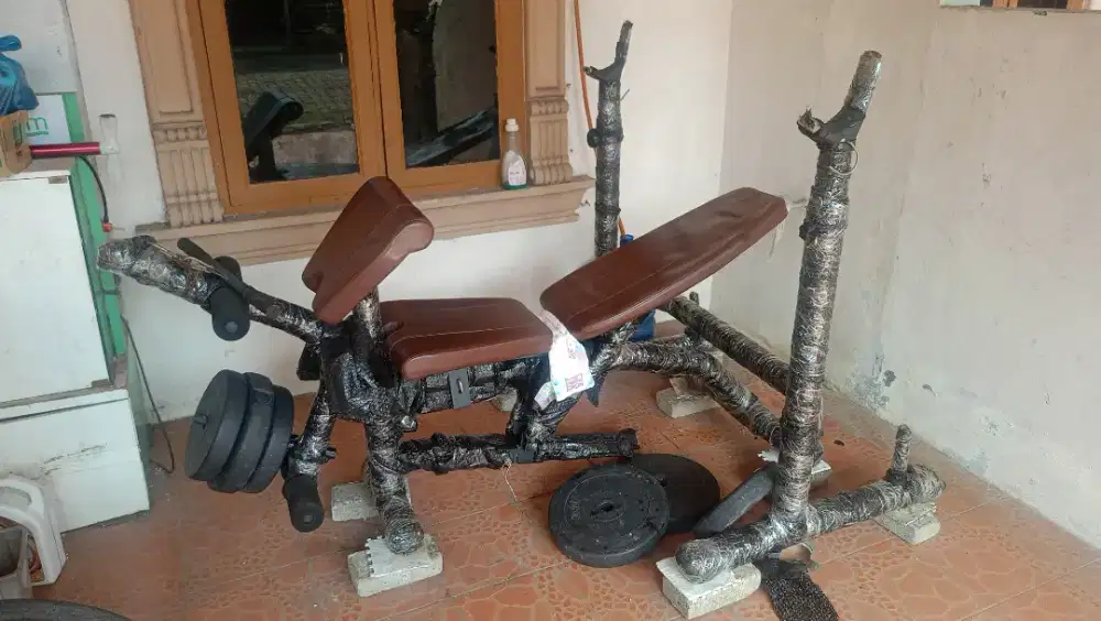 Bench press gym fitness