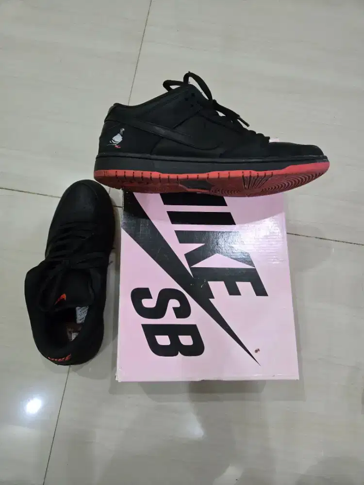 Nike SB Dunk Pigeon Black