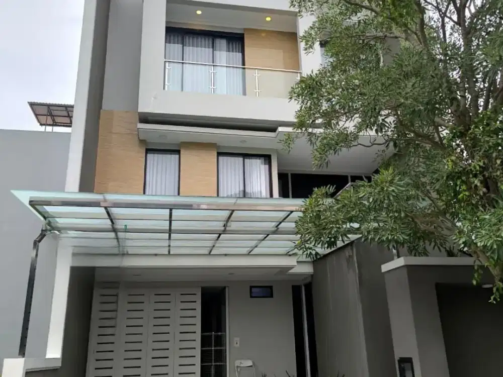 Rumah Pakuwon Indah - Surabaya Barat* *Full Furnished*