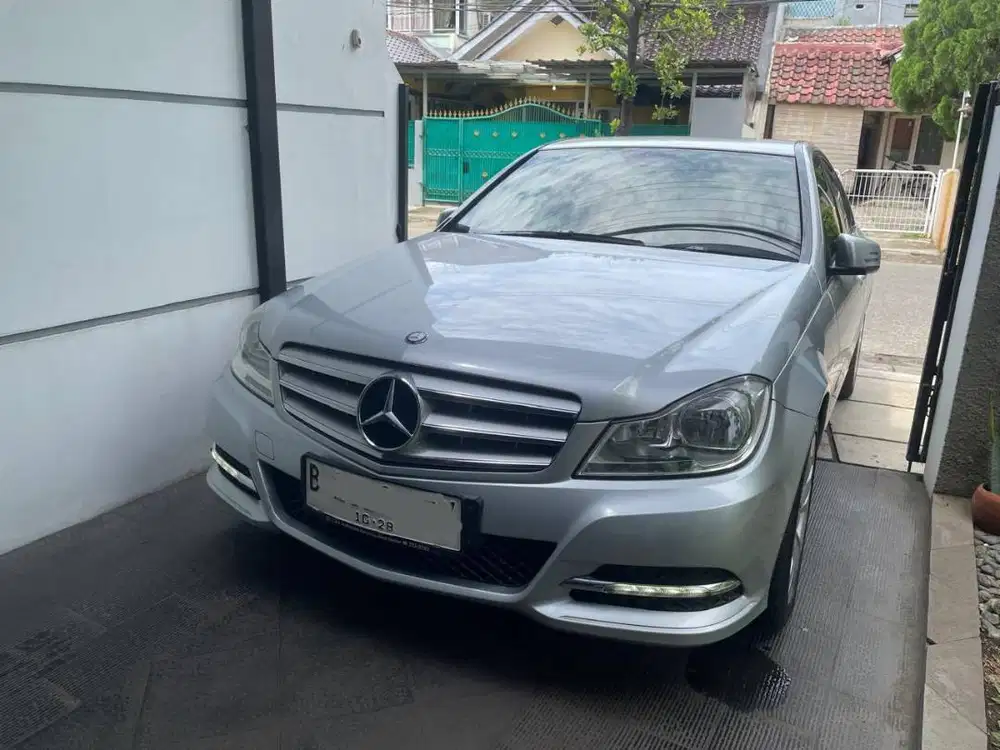 Mercedes-Benz C200 2013