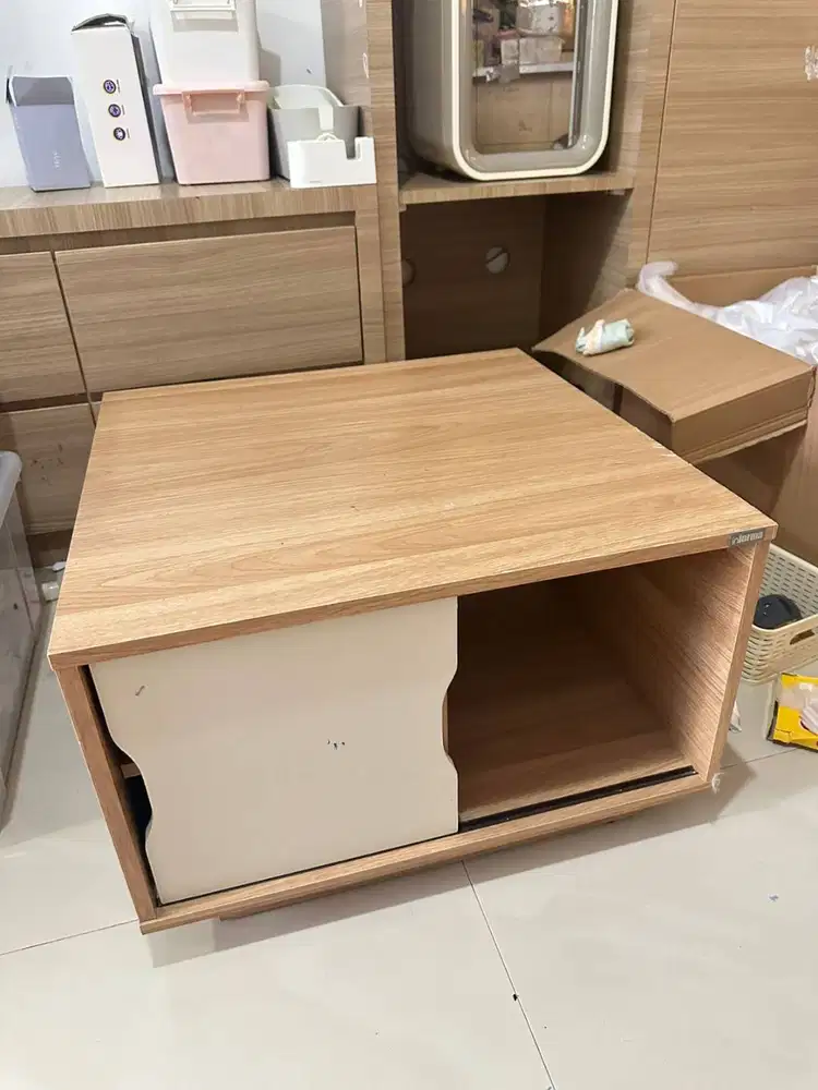 Meja Tamu Informa warna Krem Beige