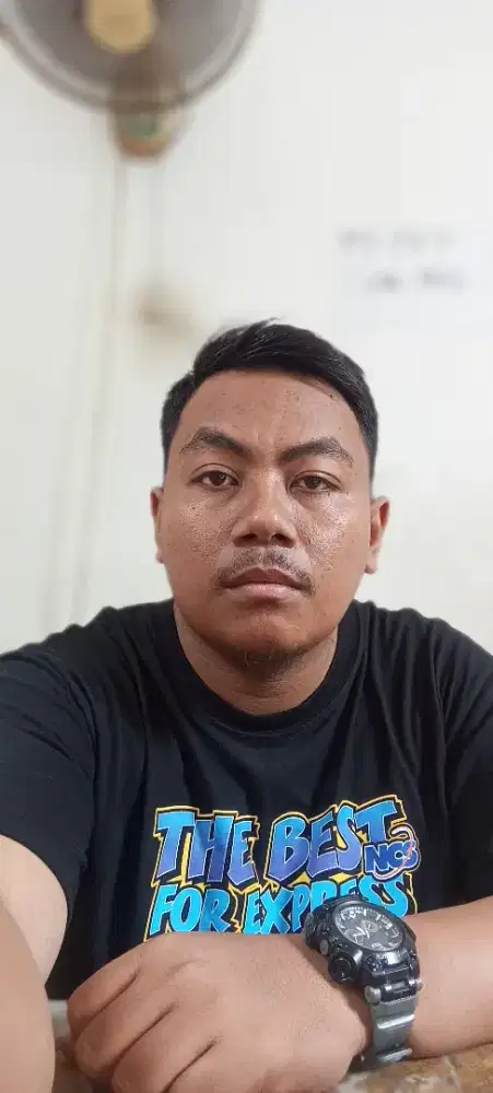 Mencari pekerjaan driver logistik