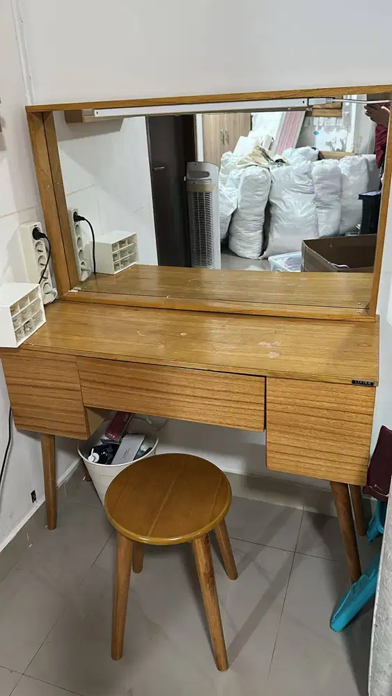 Meja dan Kursi Rias, Makeup, Dressing Table
