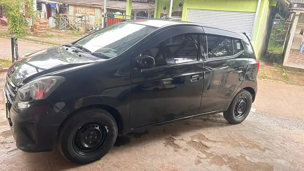 Jual mobil agya second