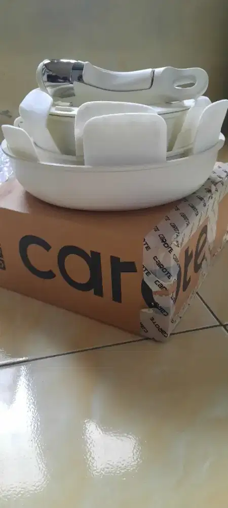 Carote - Keramik Granit Putih Anti Lengket