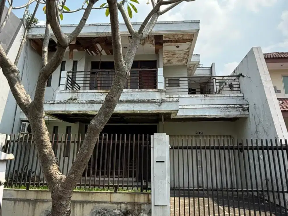 DIJUAL MURAH Rumah perlu renovasi di Intercon, Jakarta Barat
