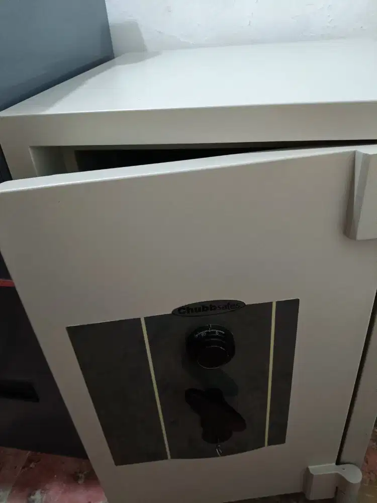 Brankas Chubb Kasteel perlindungan ganda terhadap bongkar dan api