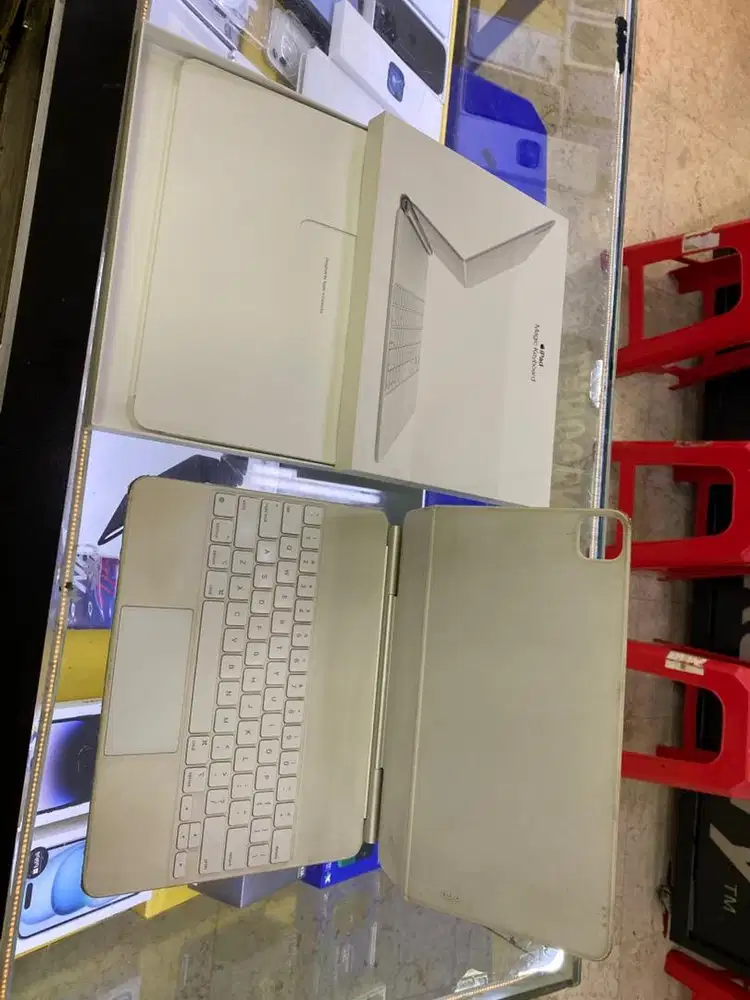 Ipad Magic Keyboard 12,9 inch Ipad Pro Gen 3,4,5,6 Murah