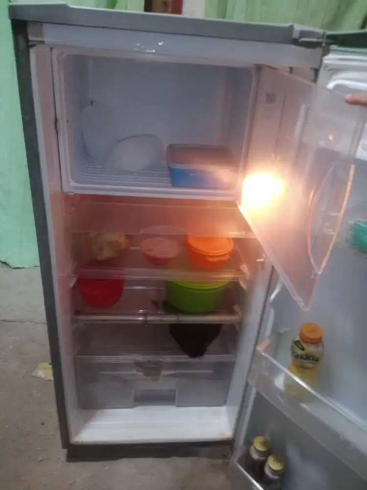 Kulkas 1 pintu LG.Mesin original pabrik belum rusak