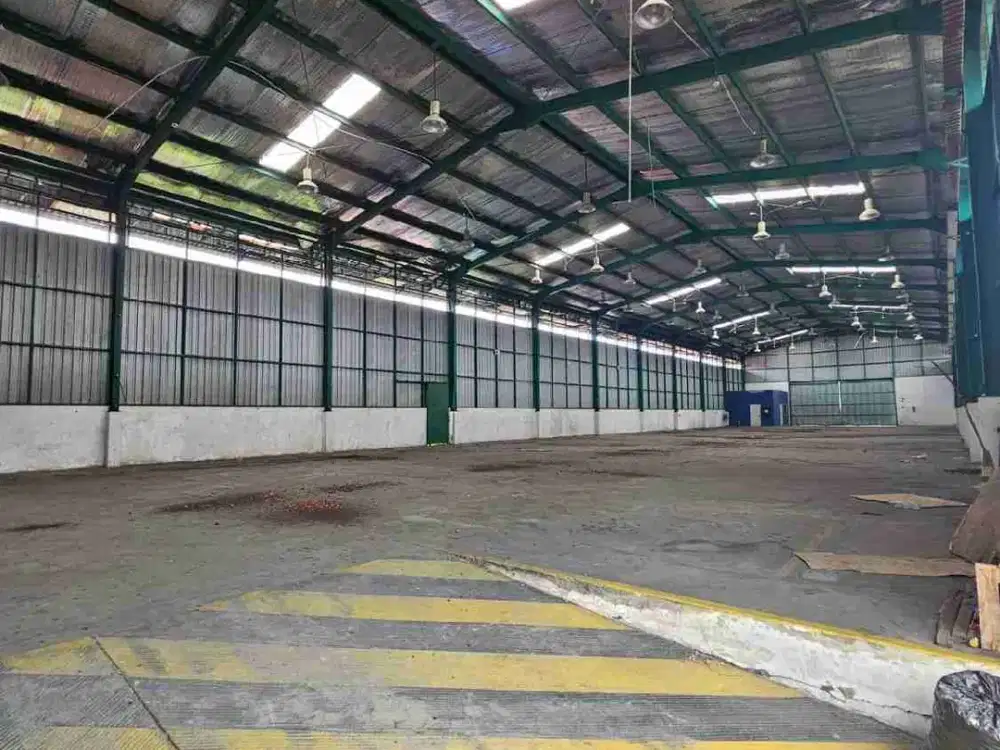 Gudang Strategis Balikpapan Dekat Gerbang Tol dan Row Jalan Besar