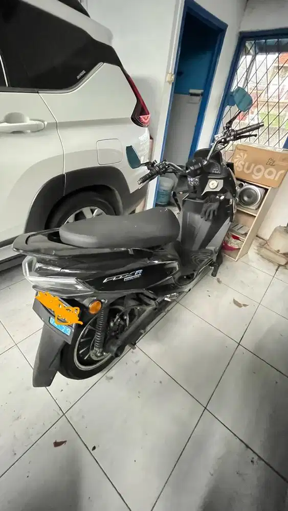 Polytron Fox R 2024 Hitam