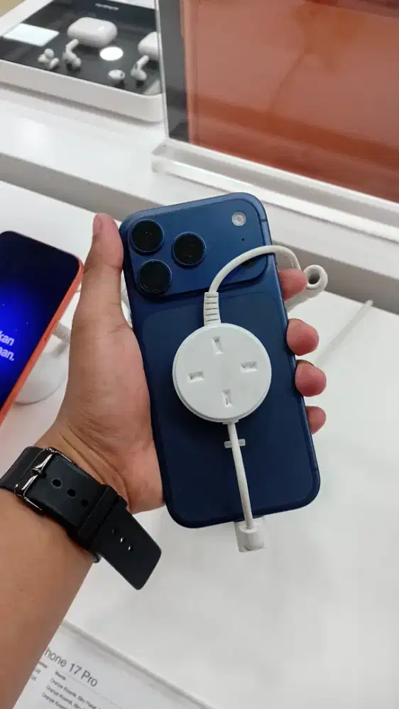 READY IPHONE 17 PRO KREDIT INDODANA BUNGA 0%