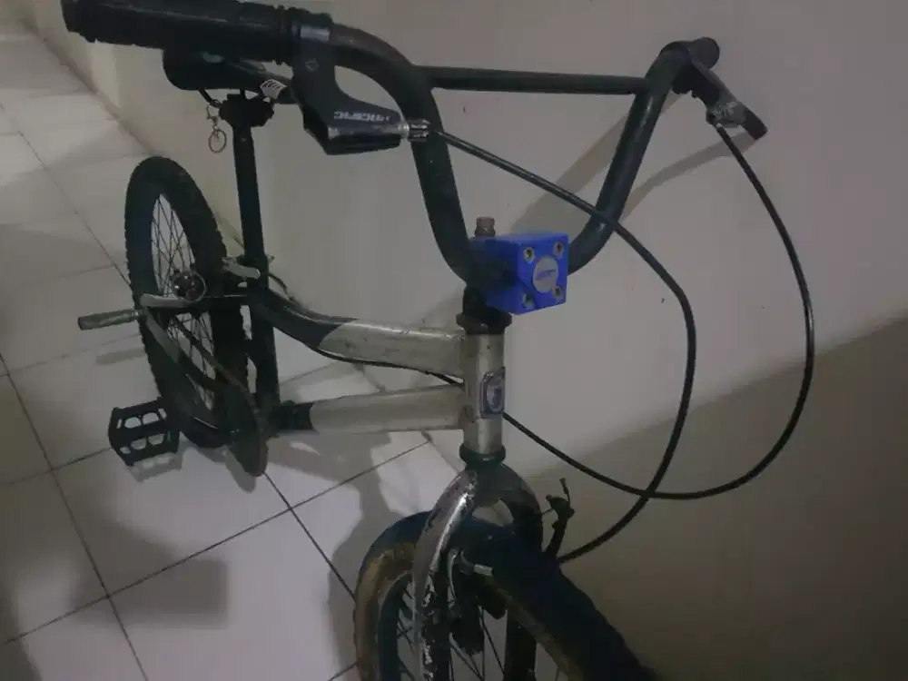 Sepeda bmx uk 20