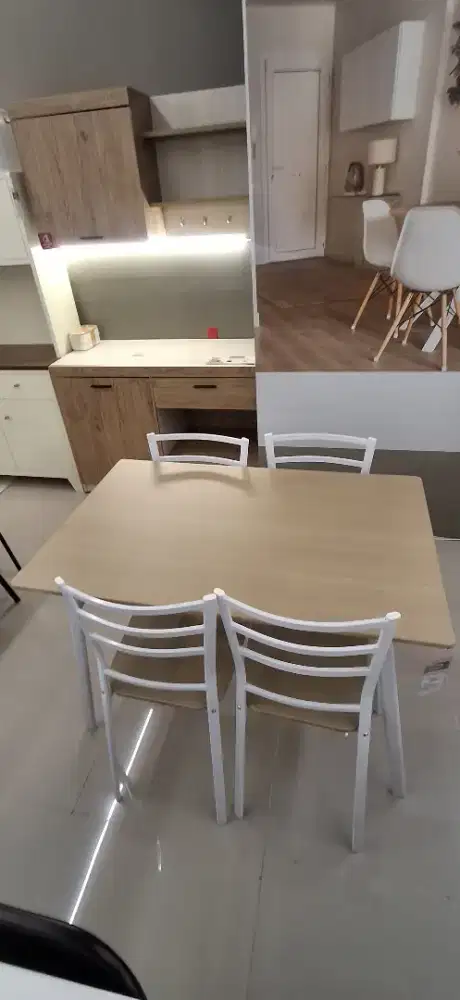 MEJA MAKAN MINIMALIS