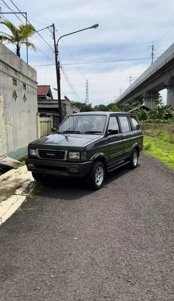 Isuzu Panther New Hi Grade Tahun 1998/1997 Direct Injection 2500 CC