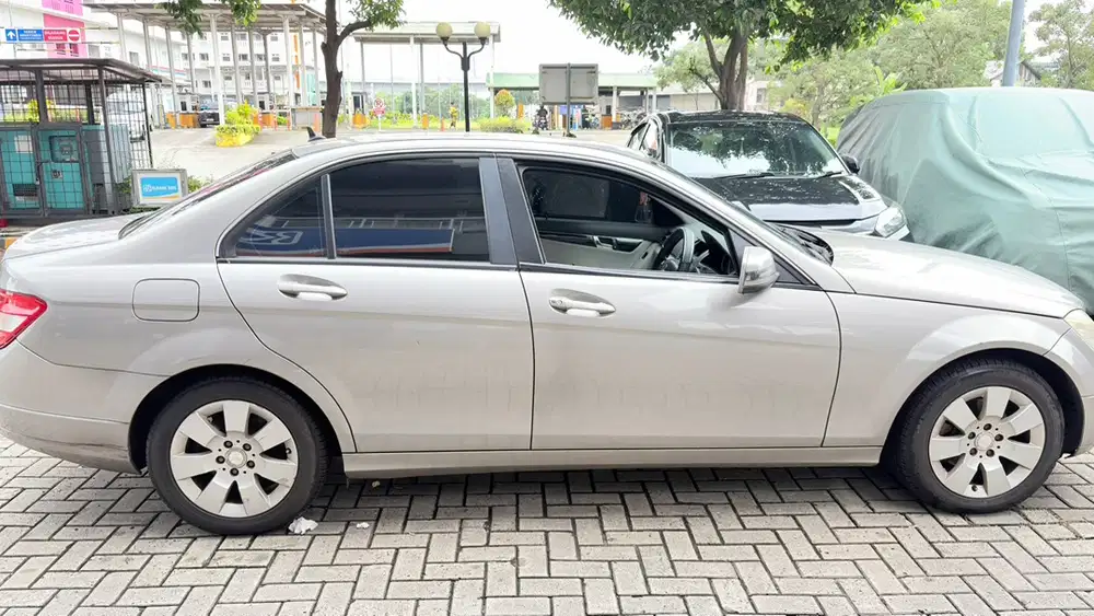 Mercedes-Benz C200 Kompressor 2009 Bensin