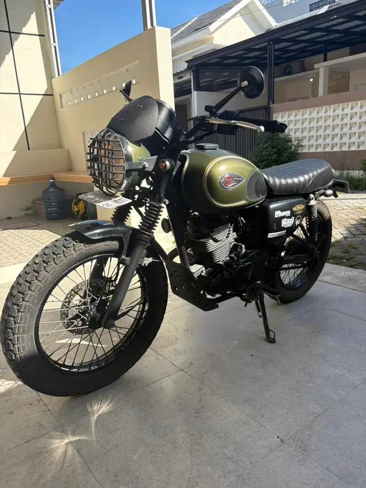 Kawasaki W175 SE hijau