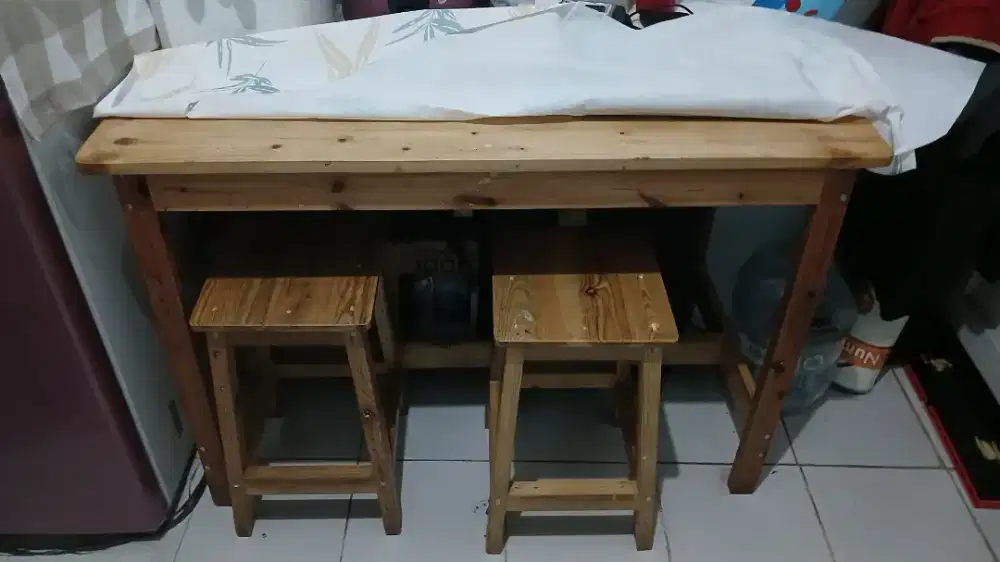 Dijual Meja dan Kursi