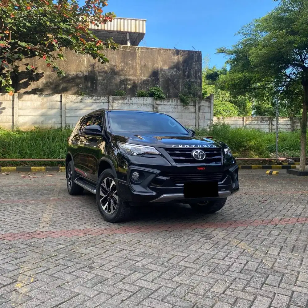 2019 Toyota Fortuner VRZ TRD 2.4 4x2 Diesel AT