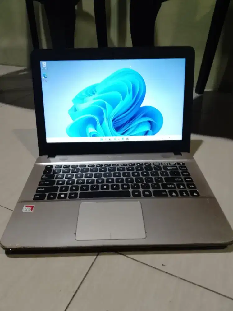 Laptop asus X441B